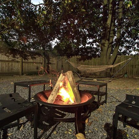 Spacious Bungalow With 6 Beds, Games, And Fire Pit - Close To Beale Street, Bbq, Graceland, & Liberty Bowl Memphis Eksteriør billede